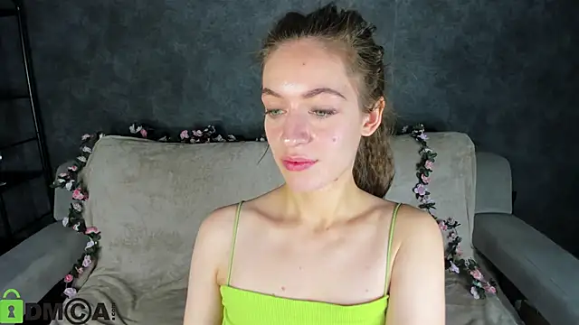 Agnes Wells online show from 11/17/25, 09:26