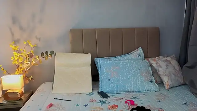 Penelophe01 online show from 02/23/26, 07:00