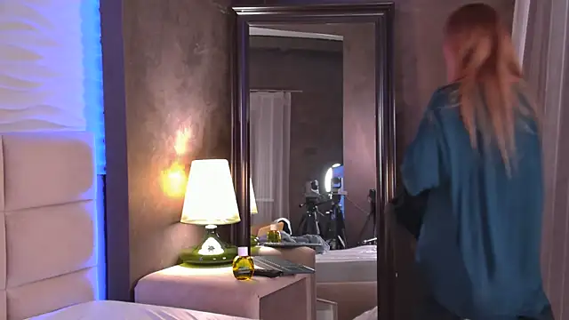 AriWild online show from 03/24/26, 05:01