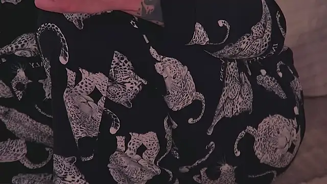 AriWild online show from 04/14/26, 04:07