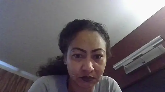 Snapshot of Flossee chatting on 10/03/25, 10:45 Flossee online show from 10/03/25, 10:45