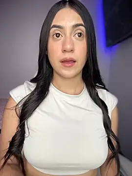 isabela l online show from 09/26/25, 07:51