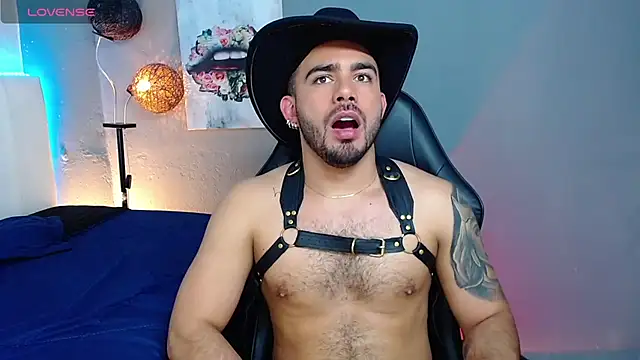 Snapshot of adamhairy chatting on 06/23/26, 07:01 adamhairy online show from 06/23/26, 07:01