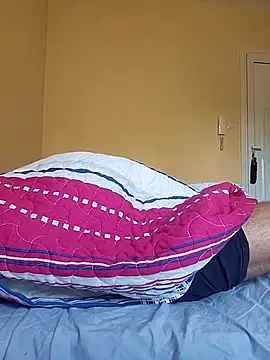 Snapshot of Nesch82 chatting on 02/20/26, 06:59 Nesch82 online show from 02/20/26, 06:59