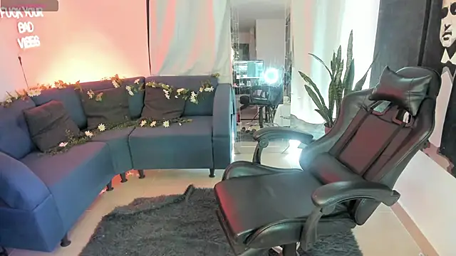 DanteAndVictoria online show from 07/07/26, 07:51