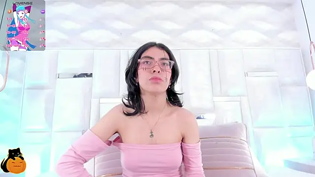 Im Molly Angel online show from 10/22/25, 08:08