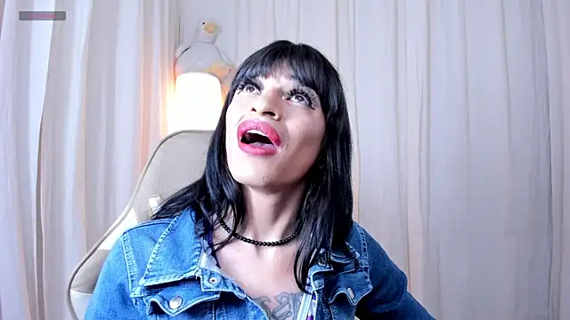 Alanakimura  online show from 12/03/25, 08:29