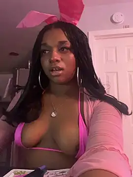 Snapshot of XKimmyGreen chatting on 04/04/26, 03:05 XKimmyGreen online show from 04/04/26, 03:05