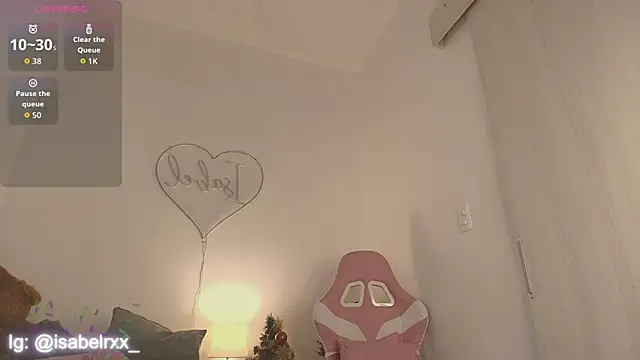 Snapshot of IsabelCortes chatting on 01/13/26, 10:15 IsabelCortes online show from 01/13/26, 10:15