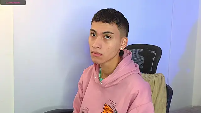 yulian vasquez online show from 10/01/25, 12:22