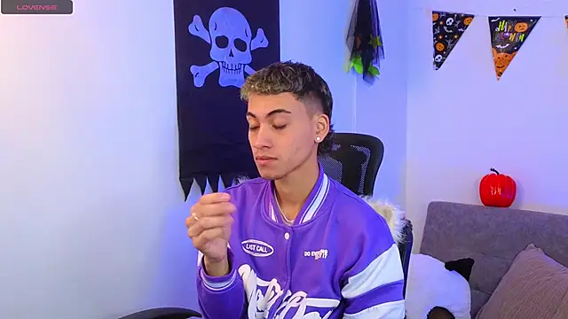 yulian vasquez online show from 10/16/25, 12:28