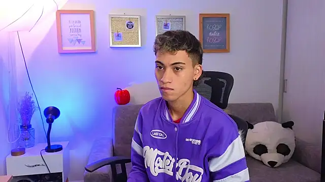 yulian vasquez online show from 11/03/25, 12:50