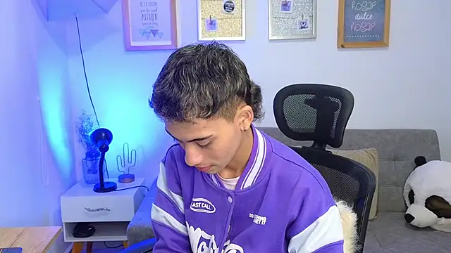 yulian vasquez online show from 11/21/25, 12:26