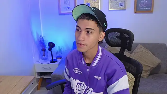 yulian vasquez online show from 12/05/25, 12:25