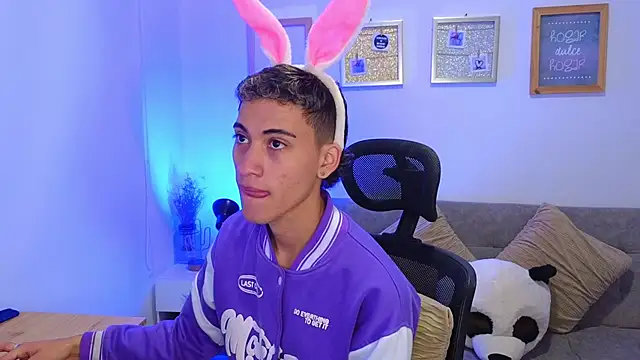 yulian vasquez online show from 12/18/25, 12:22