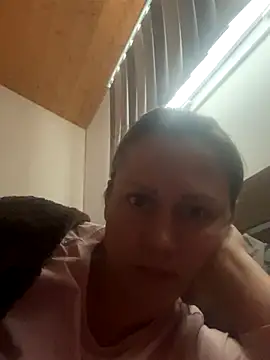 Snapshot of Lola69fleur chatting on 10/27/25, 09:57 Lola69fleur online show from 10/27/25, 09:57