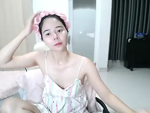 beautiful 838 online show from 10/31/25, 05:08