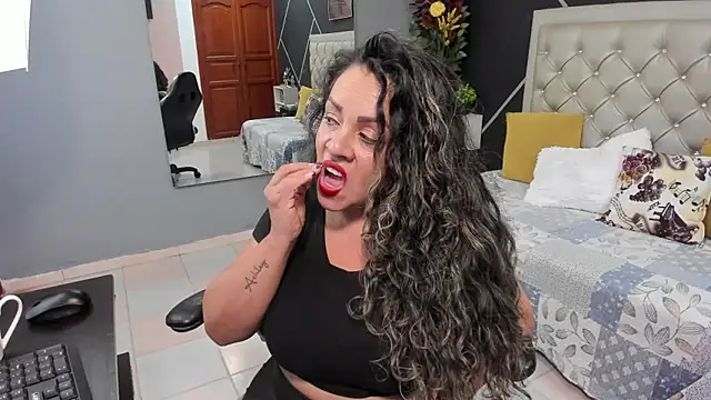 kris milff online show from 10/14/25, 06:42