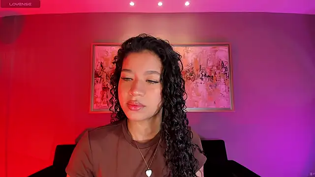 Snapshot of SophieHouston_ chatting on 09/16/25, 04:24 SophieHouston online show from 09/16/25, 04:24