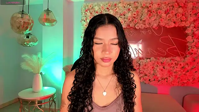 Snapshot of SophieHouston_ chatting on 09/30/25, 02:27 SophieHouston online show from 09/30/25, 02:27