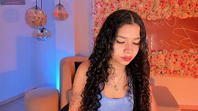 Snapshot of SophieHouston_ chatting on 10/03/25, 04:31 SophieHouston online show from 10/03/25, 04:31