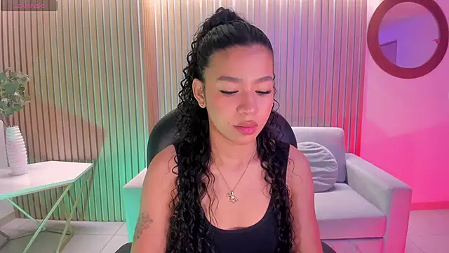 Snapshot of SophieHouston_ chatting on 10/07/25, 04:20 SophieHouston online show from 10/07/25, 04:20