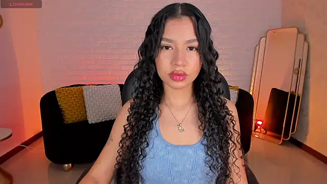 Snapshot of SophieHouston_ chatting on 10/20/25, 06:03 SophieHouston online show from 10/20/25, 06:03