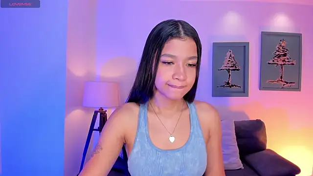 Snapshot of SophieHouston_ chatting on 11/04/25, 04:22 SophieHouston online show from 11/04/25, 04:22