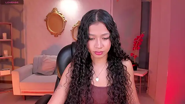 Snapshot of SophieHouston_ chatting on 11/12/25, 04:24 SophieHouston online show from 11/12/25, 04:24