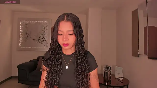 Snapshot of SophieHouston_ chatting on 11/30/25, 11:09 SophieHouston online show from 11/30/25, 11:09