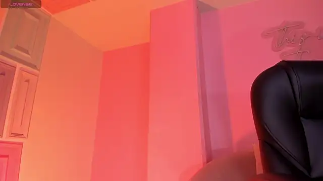 SophieHouston  online show from 07/08/26, 03:00