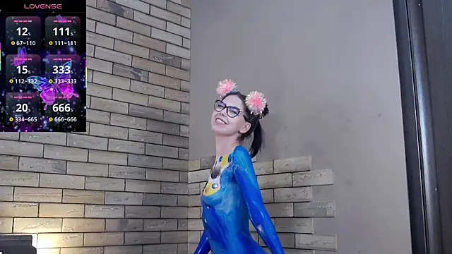 Snapshot of KaylaLewys chatting on 09/17/25, 05:36 KaylaLewys online show from 09/17/25, 05:36