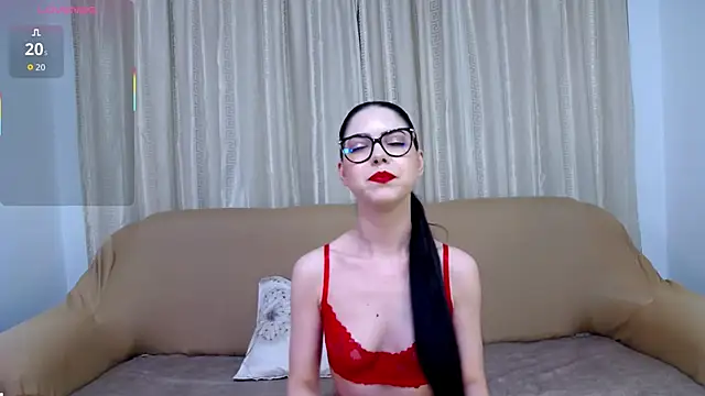 Snapshot of KaylaLewys chatting on 10/21/25, 06:08 KaylaLewys online show from 10/21/25, 06:08