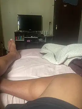 Snapshot of PIROCAGG21 chatting on 11/08/25, 11:21 PIROCAGG21 online show from 11/08/25, 11:21