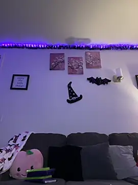 moan4mona online show from 10/16/25, 03:18