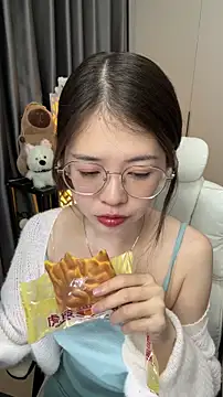 Qianqian-888 online show from 01/12/26, 12:49