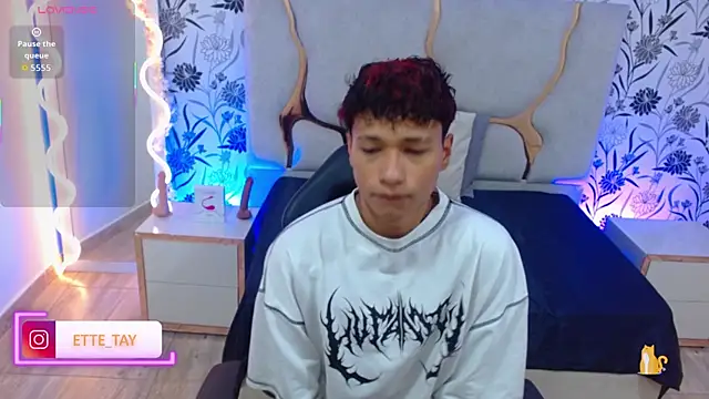 Ette tay online show from 09/24/25, 03:32