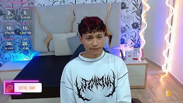 Ette tay online show from 09/29/25, 03:22