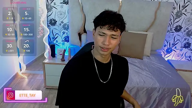 Ette tay online show from 10/24/25, 03:14