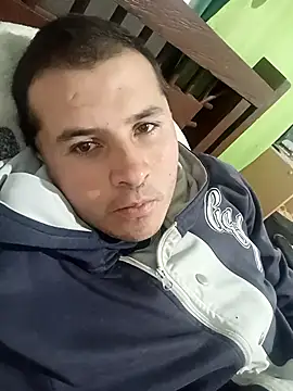 santiii   12 online show from 02/04/26, 03:01