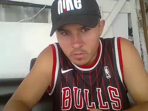 santiii   12 online show from 03/19/26, 06:45