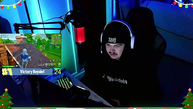 Snapshot of Bigboyballen chatting on 12/15/25, 12:15 Bigboyballen online show from 12/15/25, 12:15