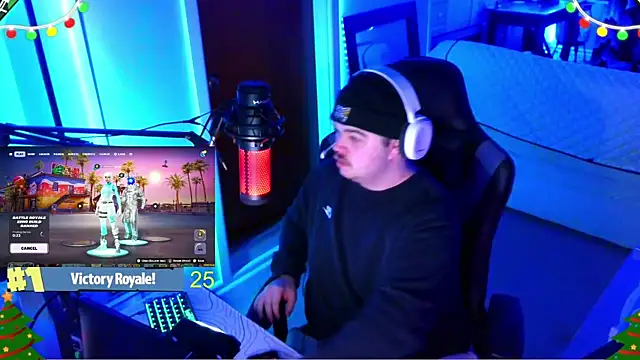 Snapshot of Bigboyballen chatting on 12/17/25, 10:38 Bigboyballen online show from 12/17/25, 10:38