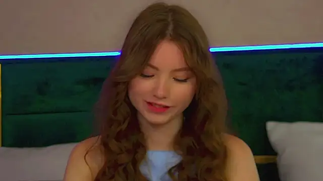 KeiraAsti online show from 09/28/25, 06:19