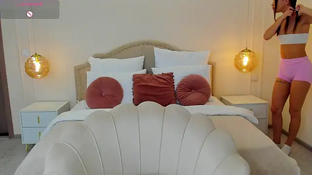 MilaMour online show from 01/16/26, 08:24