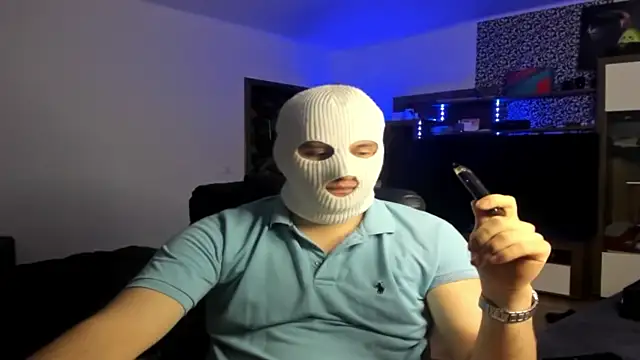 Snapshot of romiosabrino chatting on 12/17/25, 06:47 romiosabrino online show from 12/17/25, 06:47