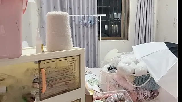 puppy-999 online show from 12/16/25, 10:42