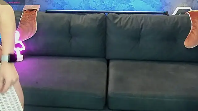 Snapshot of LiviaShy chatting on 01/06/26, 08:01 LiviaShy online show from 01/06/26, 08:01