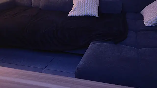 Snapshot of GermanBiHardcore chatting on 11/12/25, 08:30 GermanBiHardcore online show from 11/12/25, 08:30