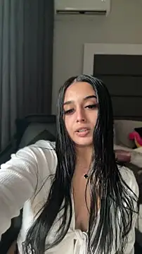 LilMisIndianx online show from 04/22/26, 12:18